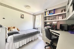 Photo 40- click for photo gallery